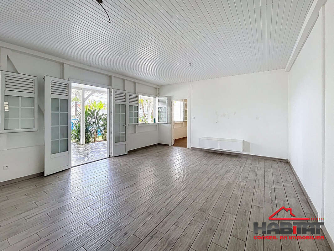 Maison à SAINT-ESPRIT