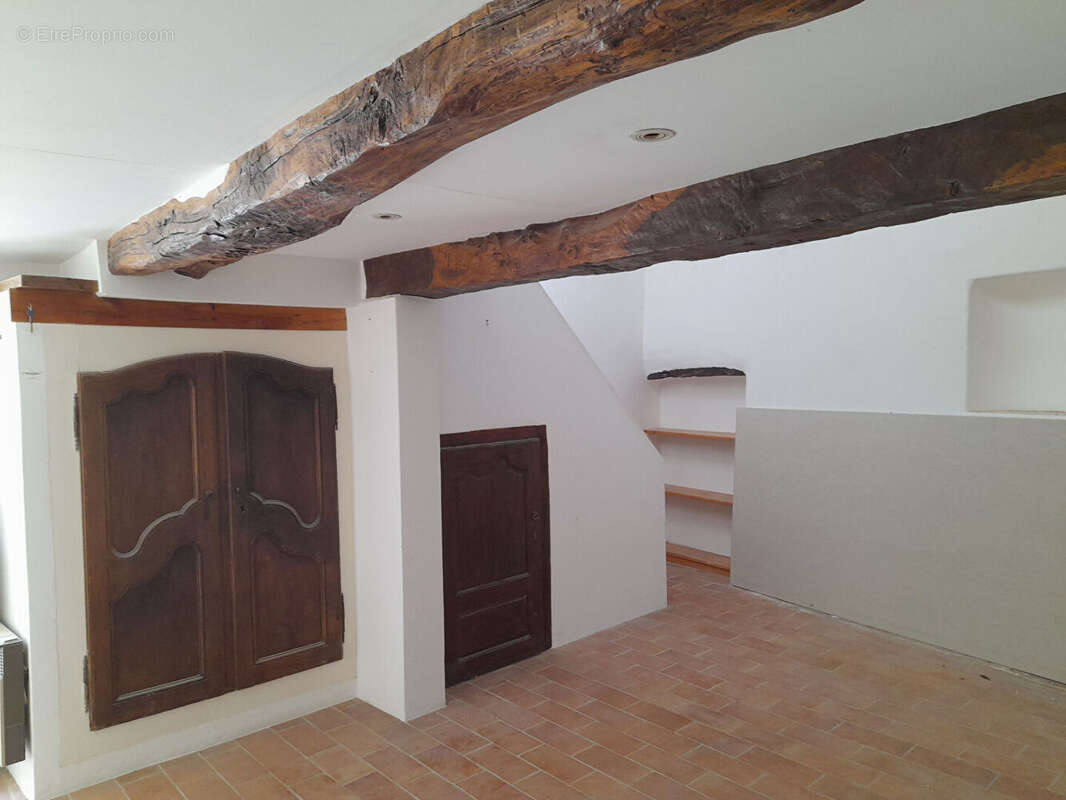 Maison à FOX-AMPHOUX