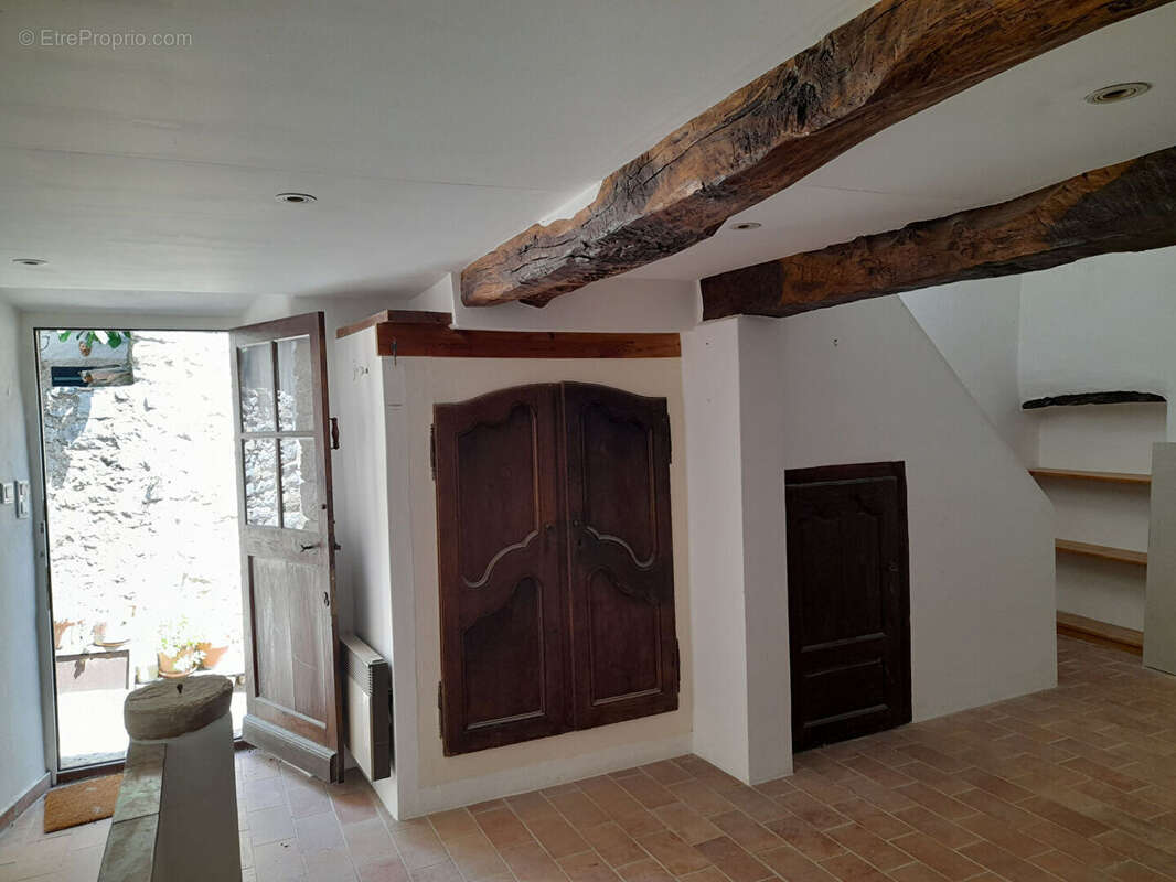 Maison à FOX-AMPHOUX