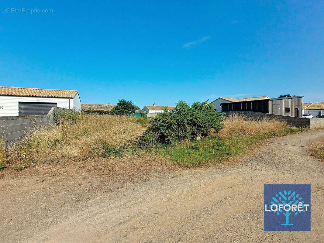 Terrain à SAINT-URBAIN