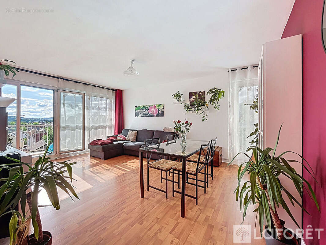 Appartement à SAINT-MICHEL-SUR-ORGE