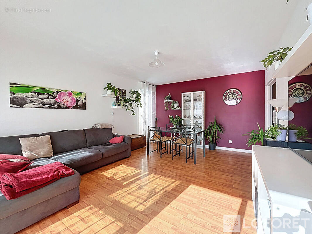 Appartement à SAINT-MICHEL-SUR-ORGE