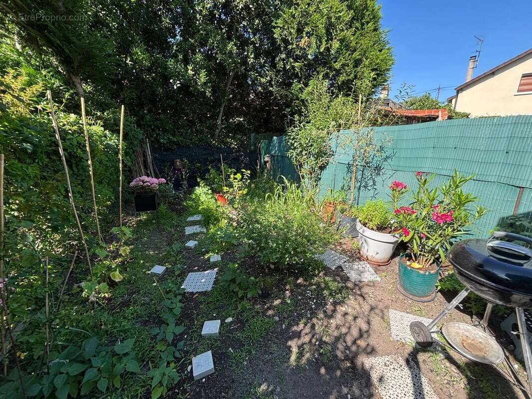 Maison à CHAMPS-SUR-MARNE