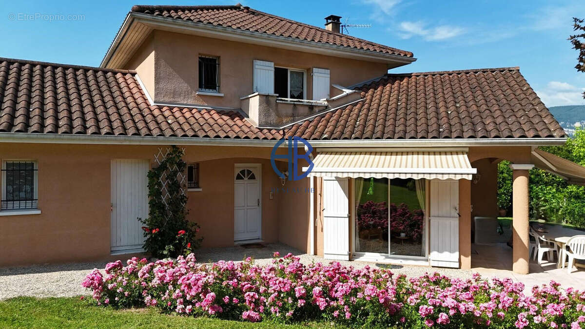 Maison à MONTALIEU-VERCIEU