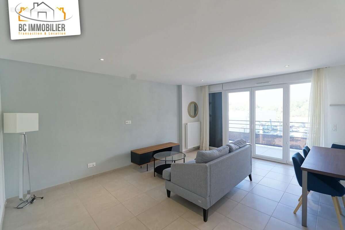 Appartement à CESSY