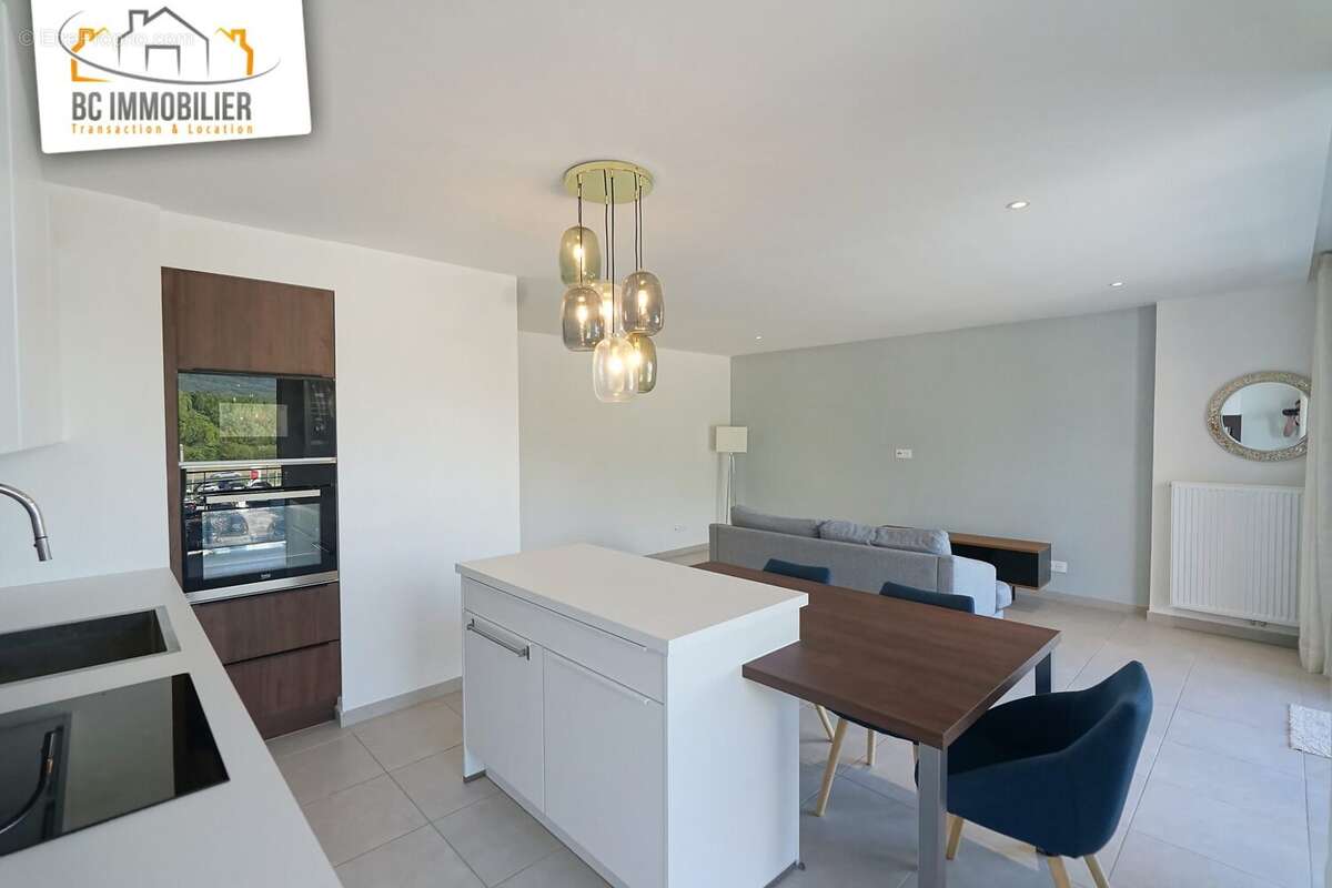 Appartement à CESSY