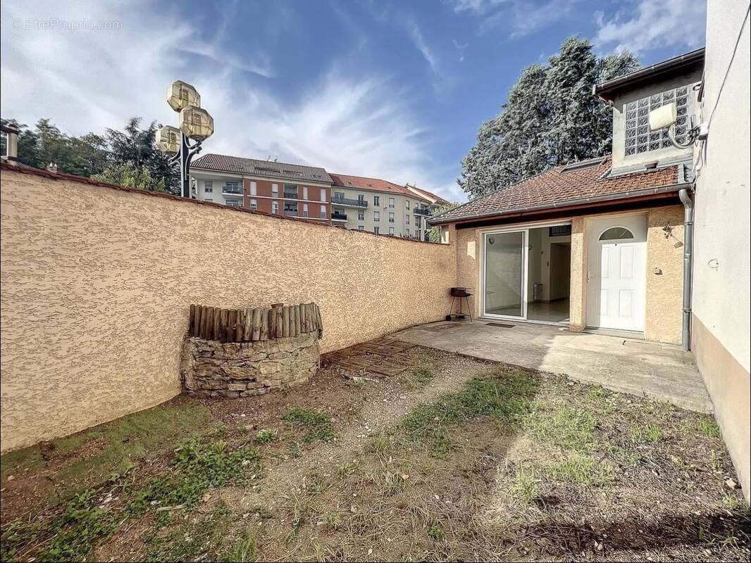 Maison à PONT-DE-CHERUY