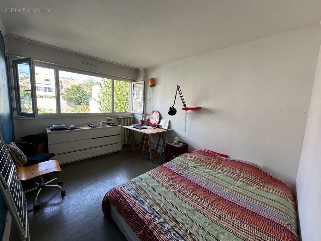 Appartement à SURESNES