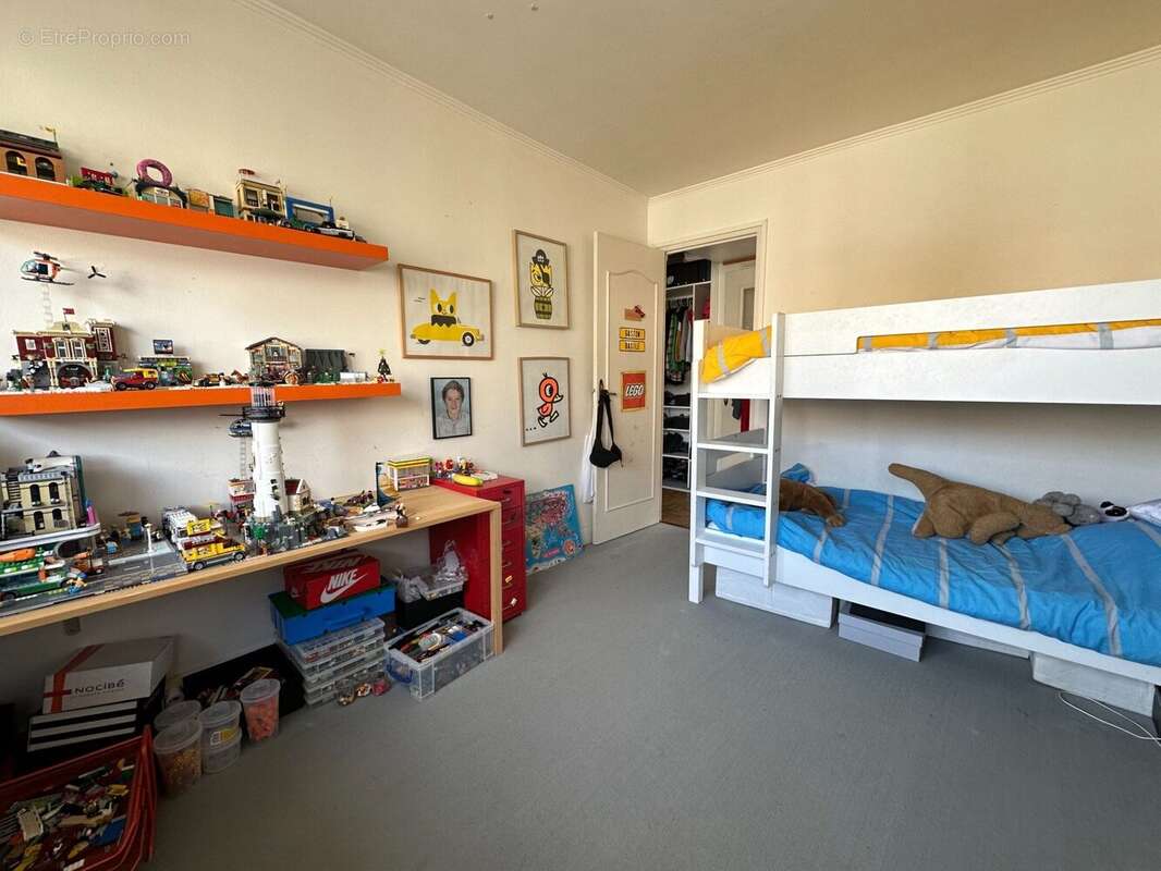 Appartement à SURESNES