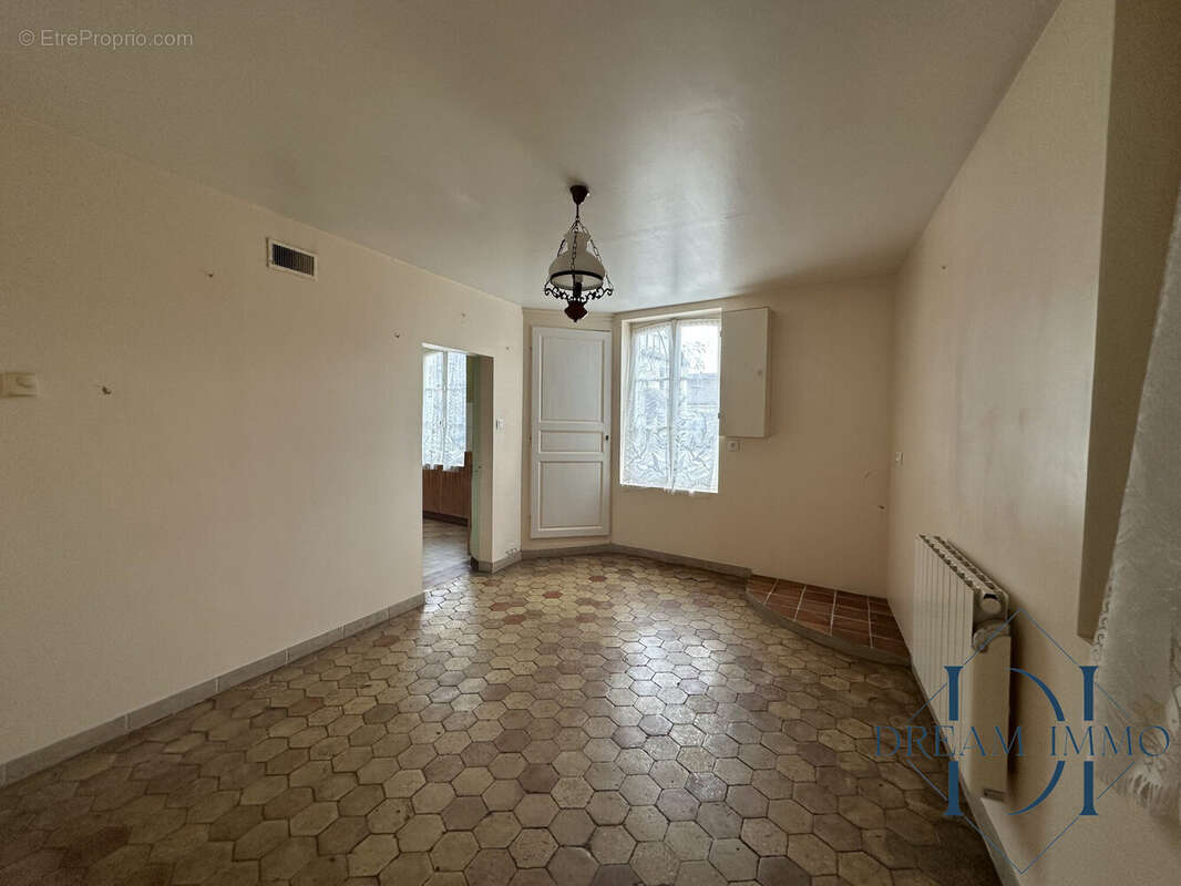 Terre cuite au sol. - Maison à PANILLEUSE