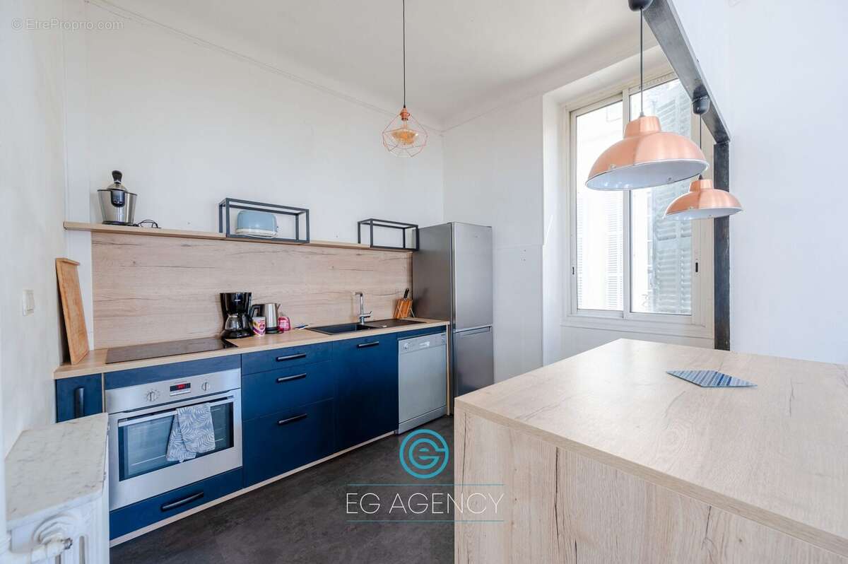 Appartement à MARSEILLE-1E