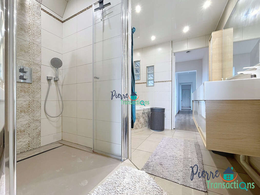 Maison à LA FRENAYE