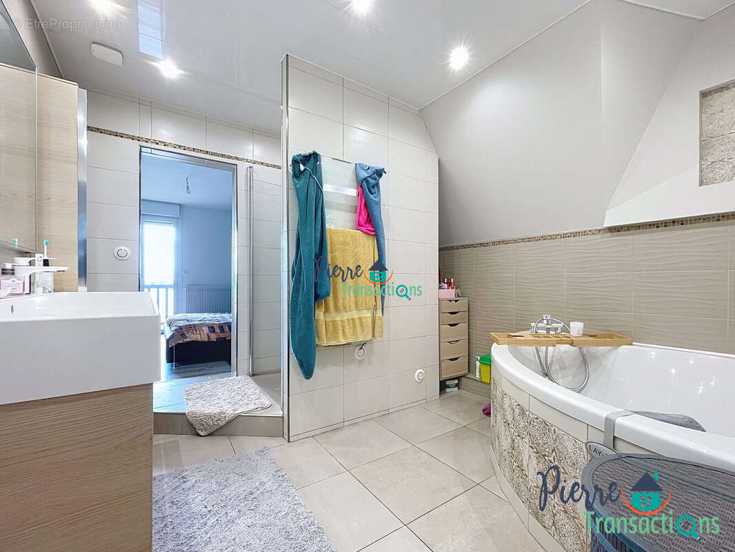 Maison à LA FRENAYE