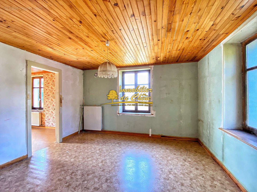 Maison à HAUT-DU-THEM-CHATEAU-LAMBERT