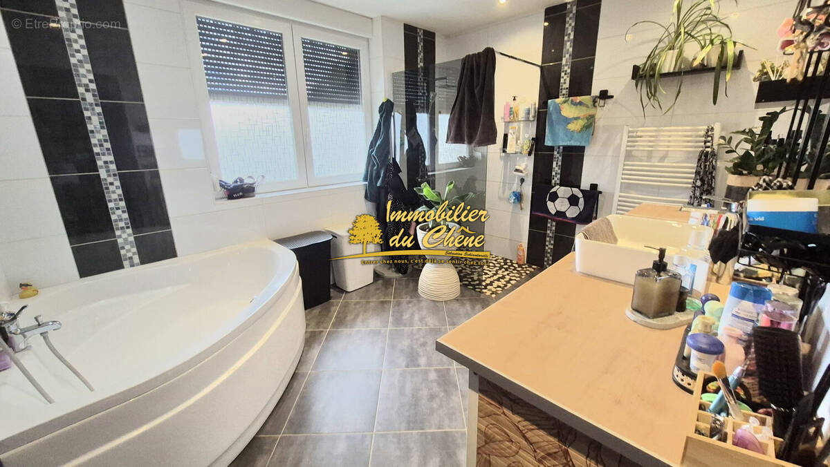 Maison à SAINT-LOUP-SUR-SEMOUSE