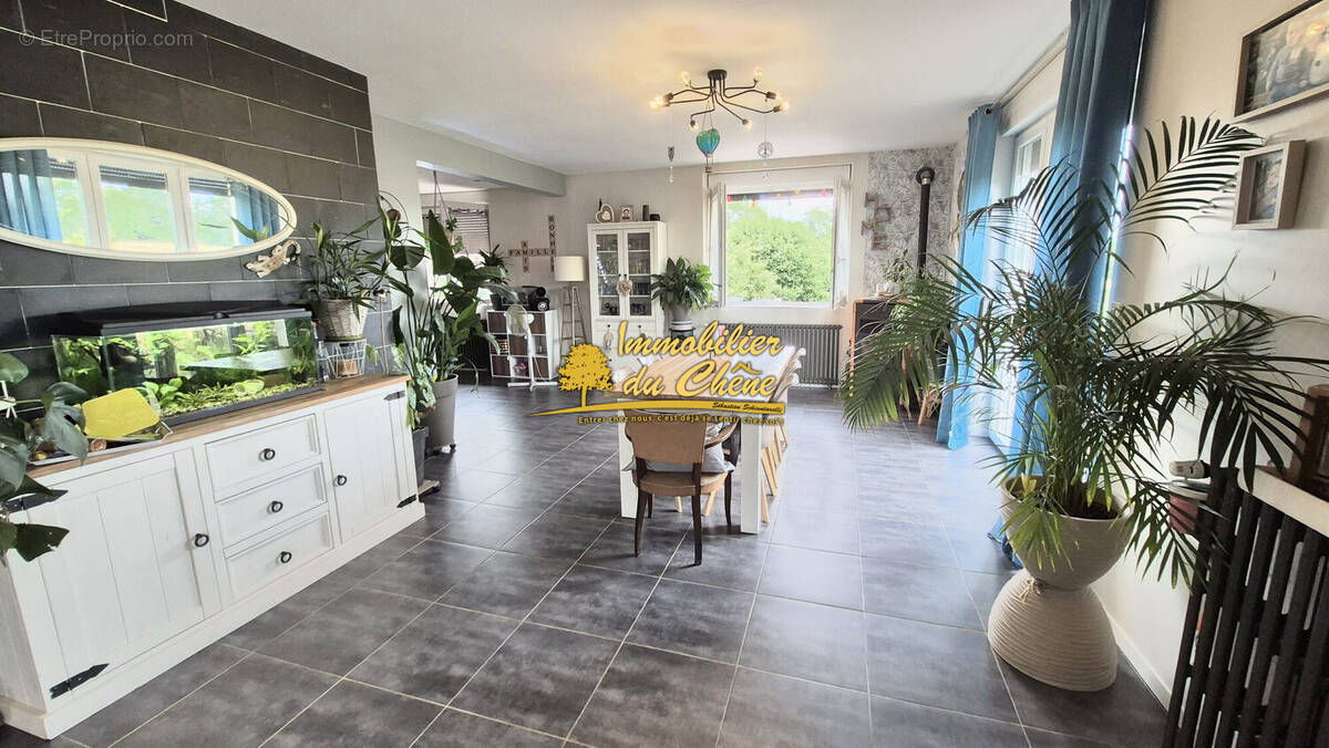 Maison à SAINT-LOUP-SUR-SEMOUSE