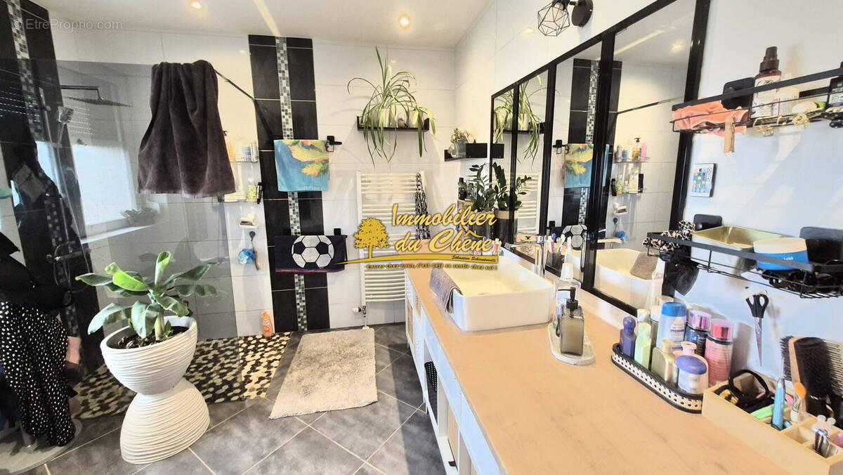 Maison à SAINT-LOUP-SUR-SEMOUSE