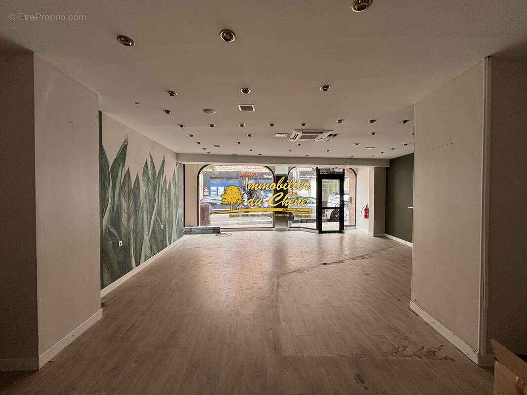 Commerce à LUXEUIL-LES-BAINS