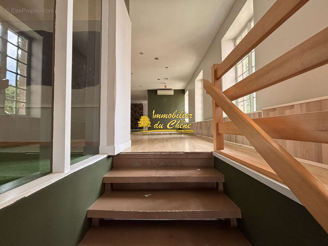 Commerce à LUXEUIL-LES-BAINS