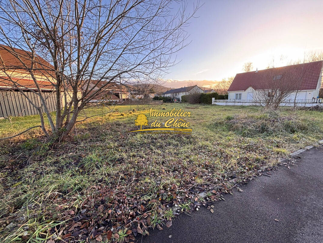 Terrain à FONTAINE-LES-LUXEUIL