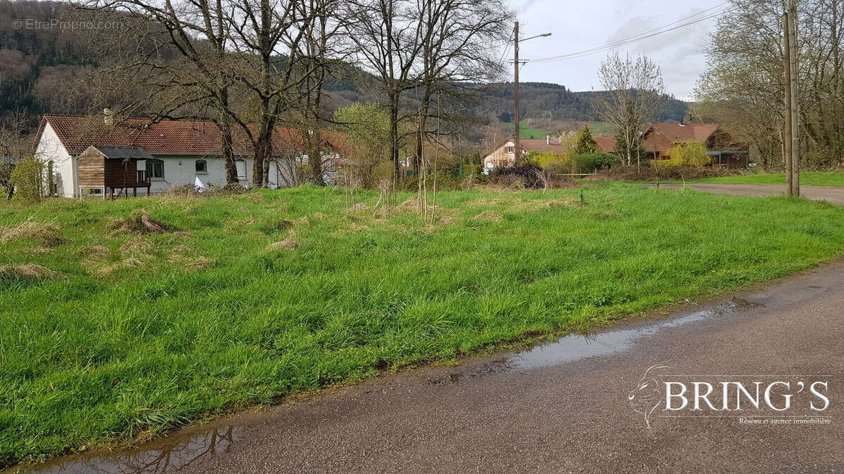 Terrain à LE VAL-D&#039;AJOL