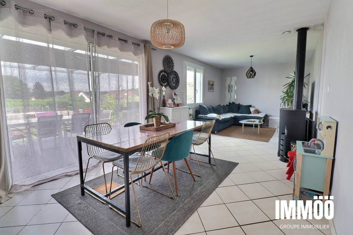 Maison à SAINT-JEAN-DU-CARDONNAY