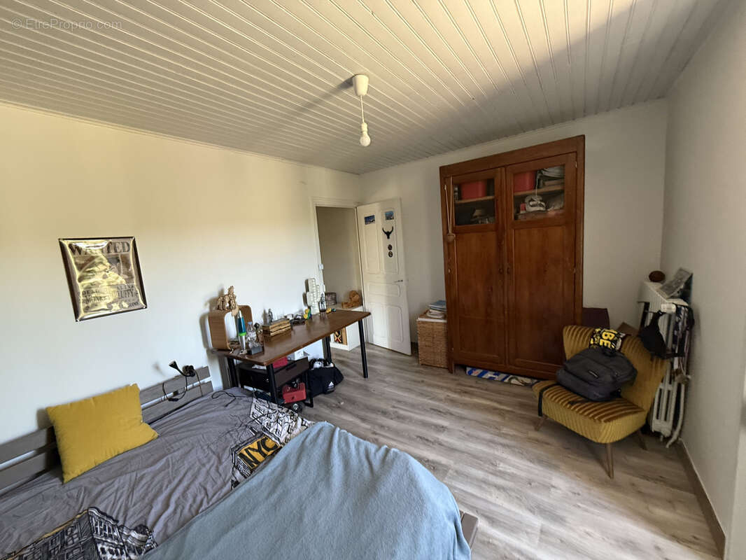 Maison à SAINT-JULIEN-CHAPTEUIL