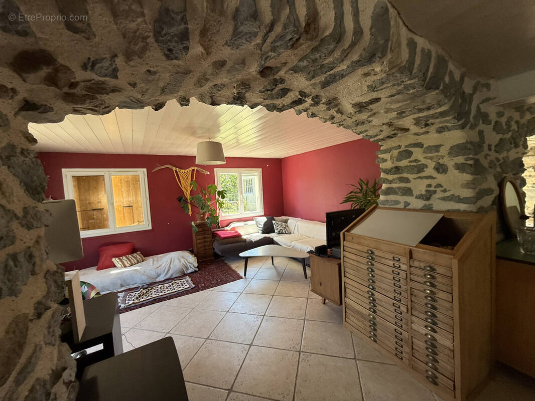 Maison à SAINT-JULIEN-CHAPTEUIL