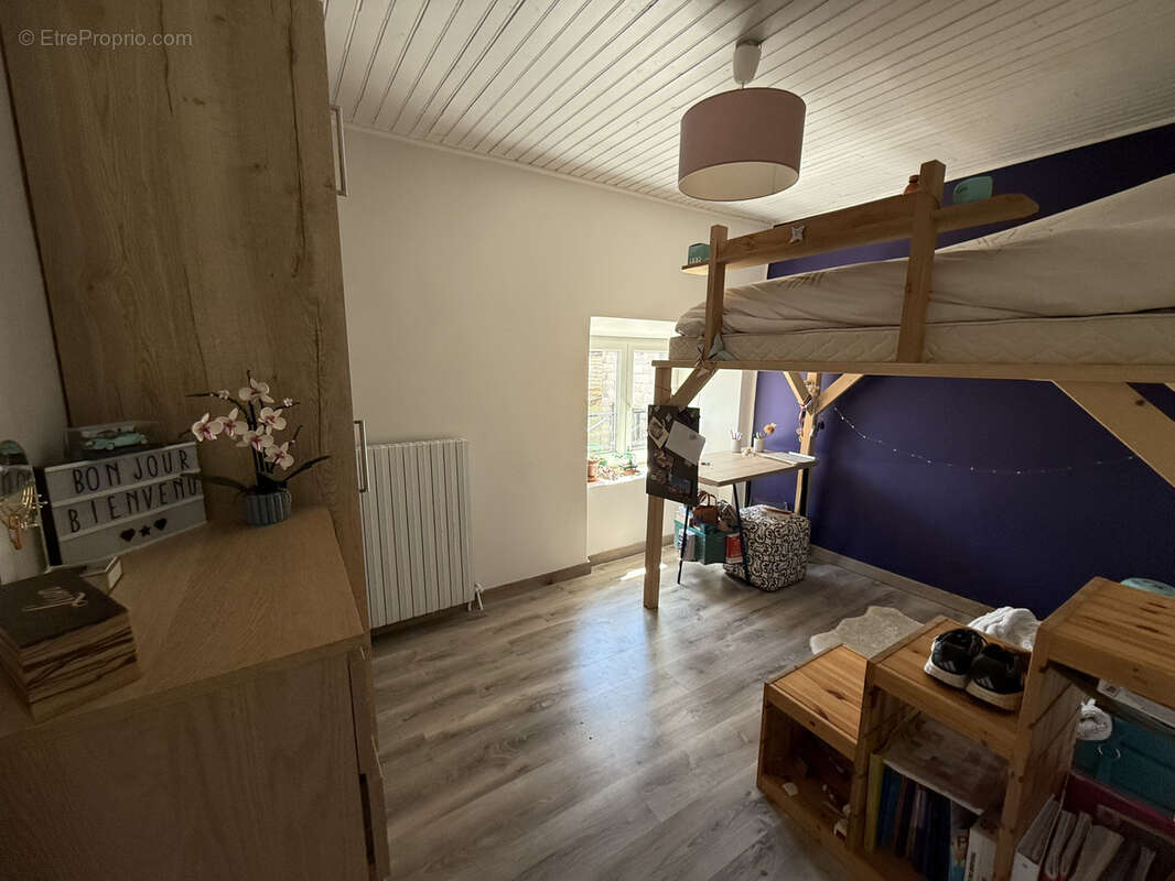 Maison à SAINT-JULIEN-CHAPTEUIL