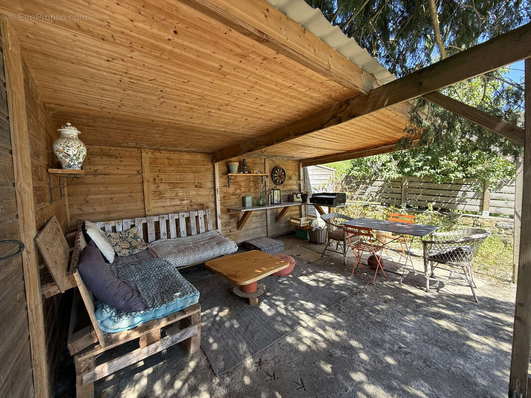 Maison à SAINT-JULIEN-CHAPTEUIL