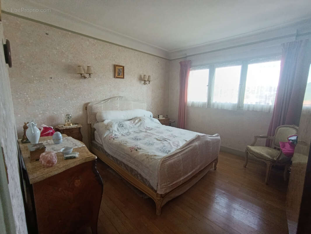 Maison à BURES-SUR-YVETTE