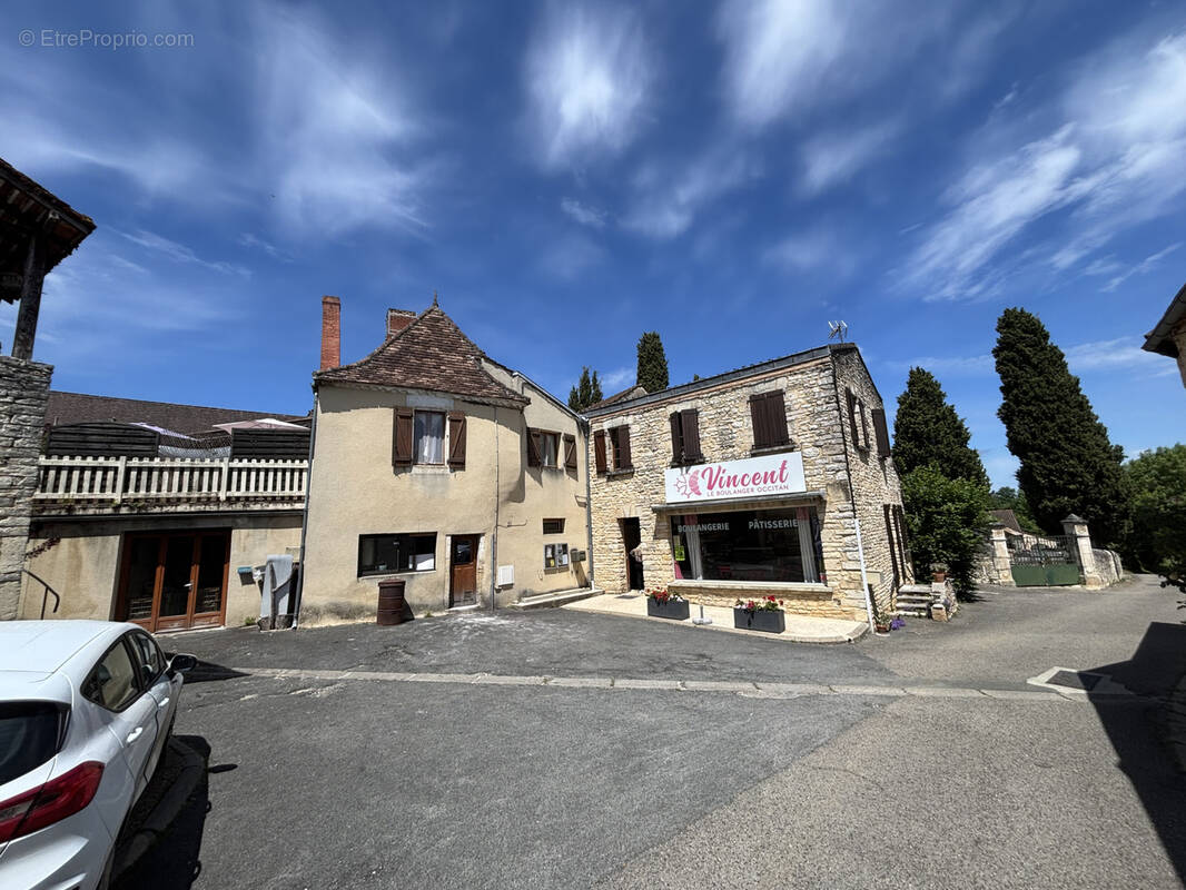 Commerce à THEDIRAC