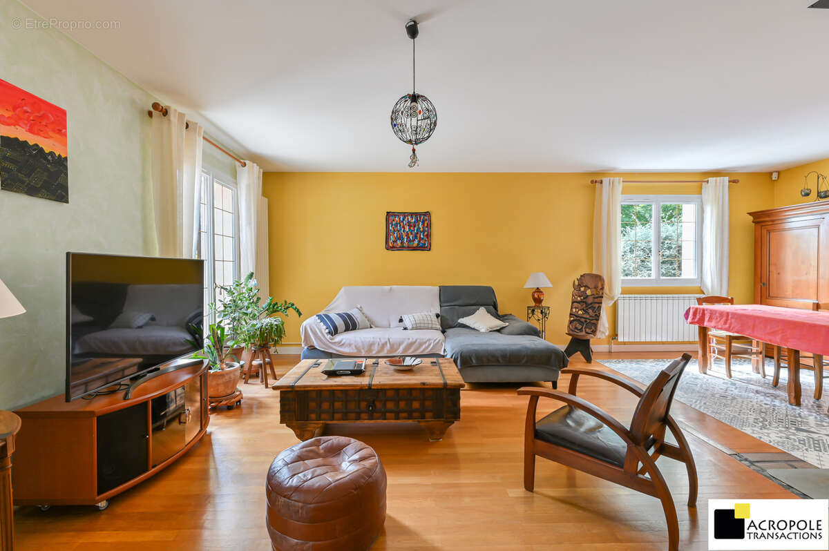 Maison à SOUCIEU-EN-JARREST