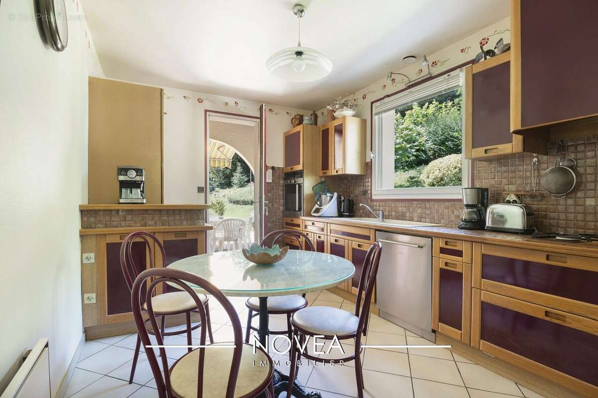 Maison à CHARBONNIERES-LES-BAINS