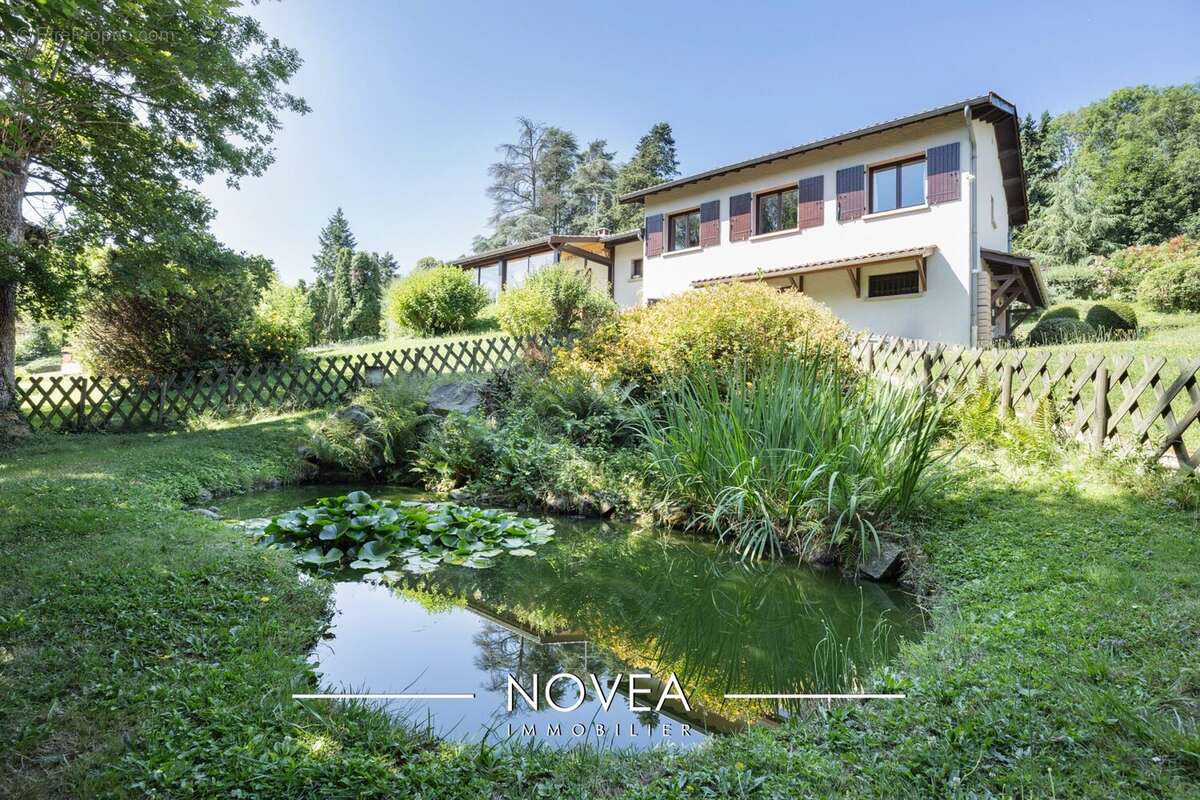 Maison à CHARBONNIERES-LES-BAINS