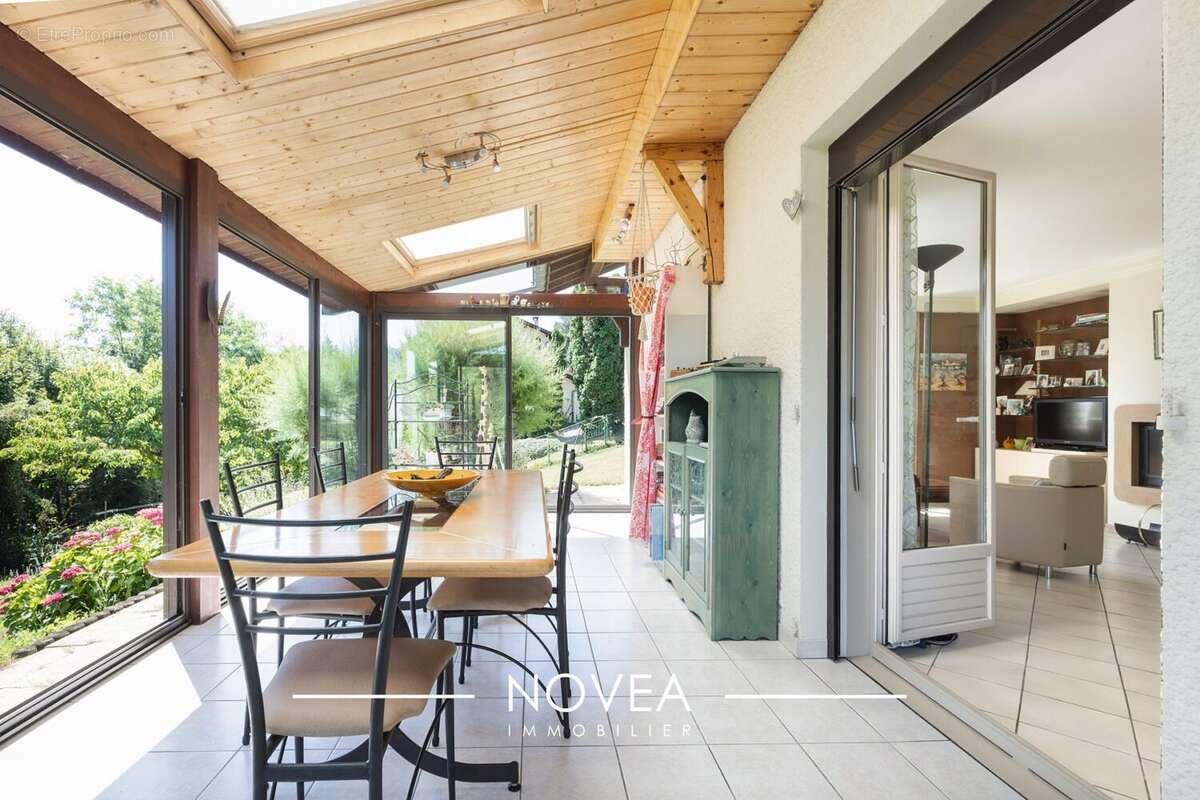 Maison à CHARBONNIERES-LES-BAINS