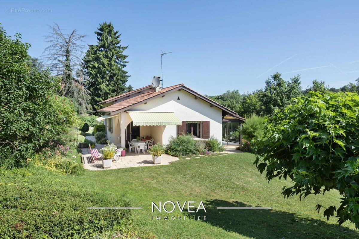 Maison à CHARBONNIERES-LES-BAINS