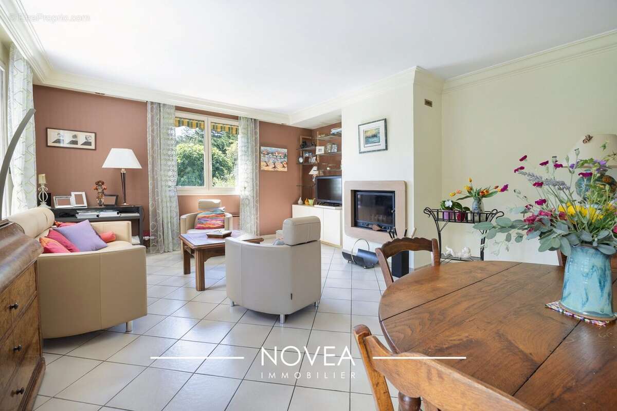 Maison à CHARBONNIERES-LES-BAINS