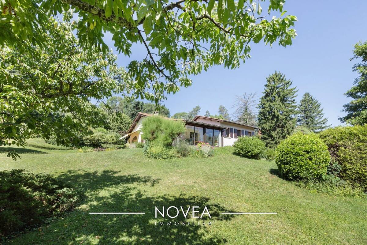 Maison à CHARBONNIERES-LES-BAINS