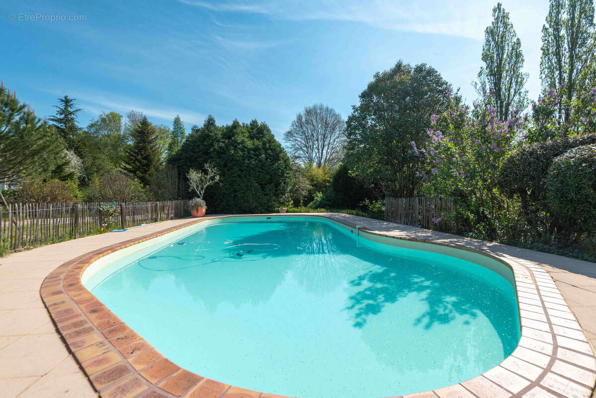 Maison à FARGUES-SAINT-HILAIRE