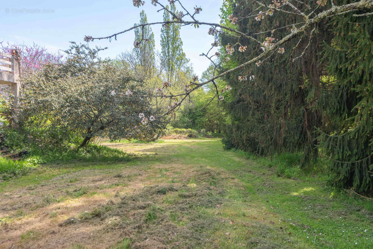 Maison à FARGUES-SAINT-HILAIRE