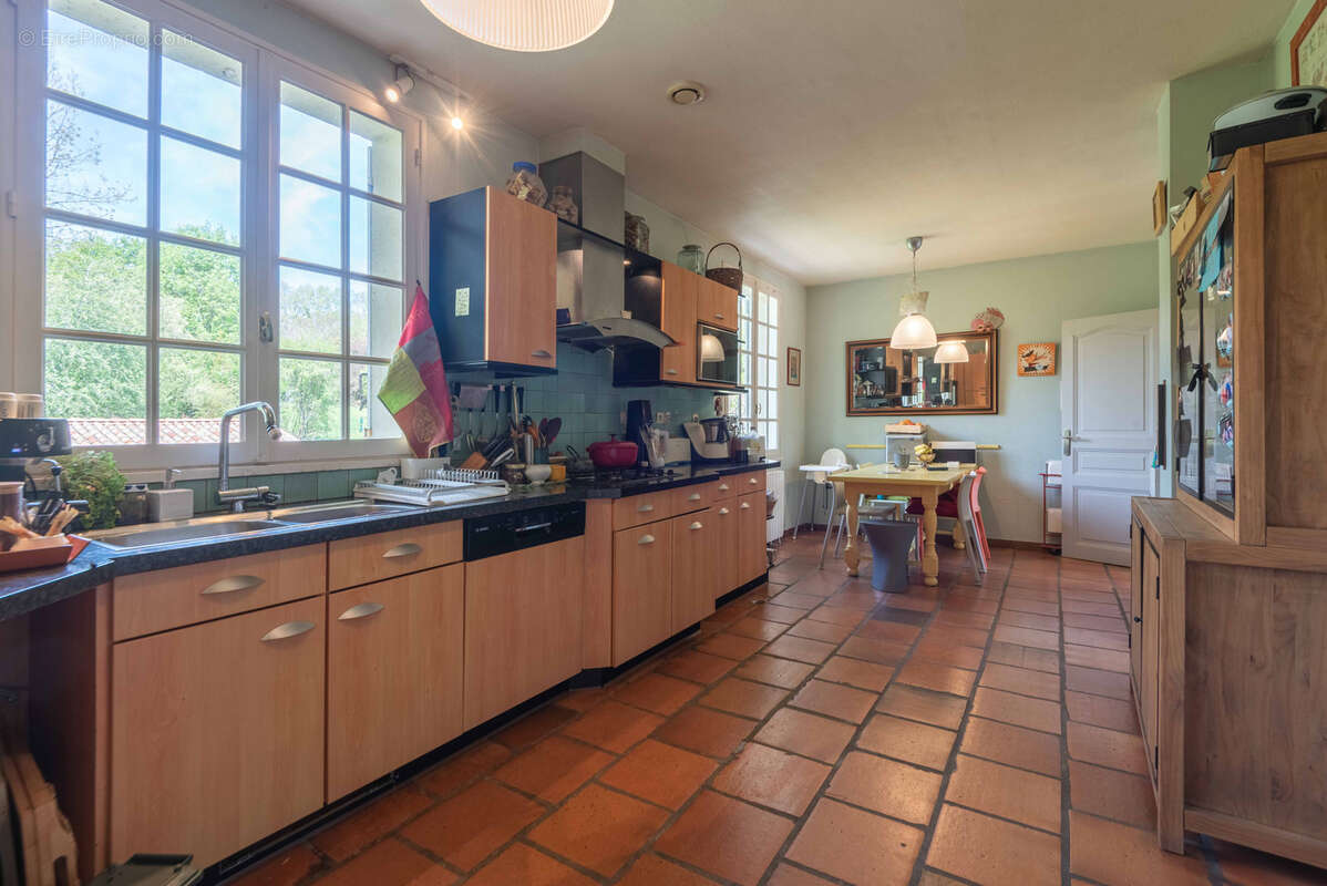 Maison à FARGUES-SAINT-HILAIRE