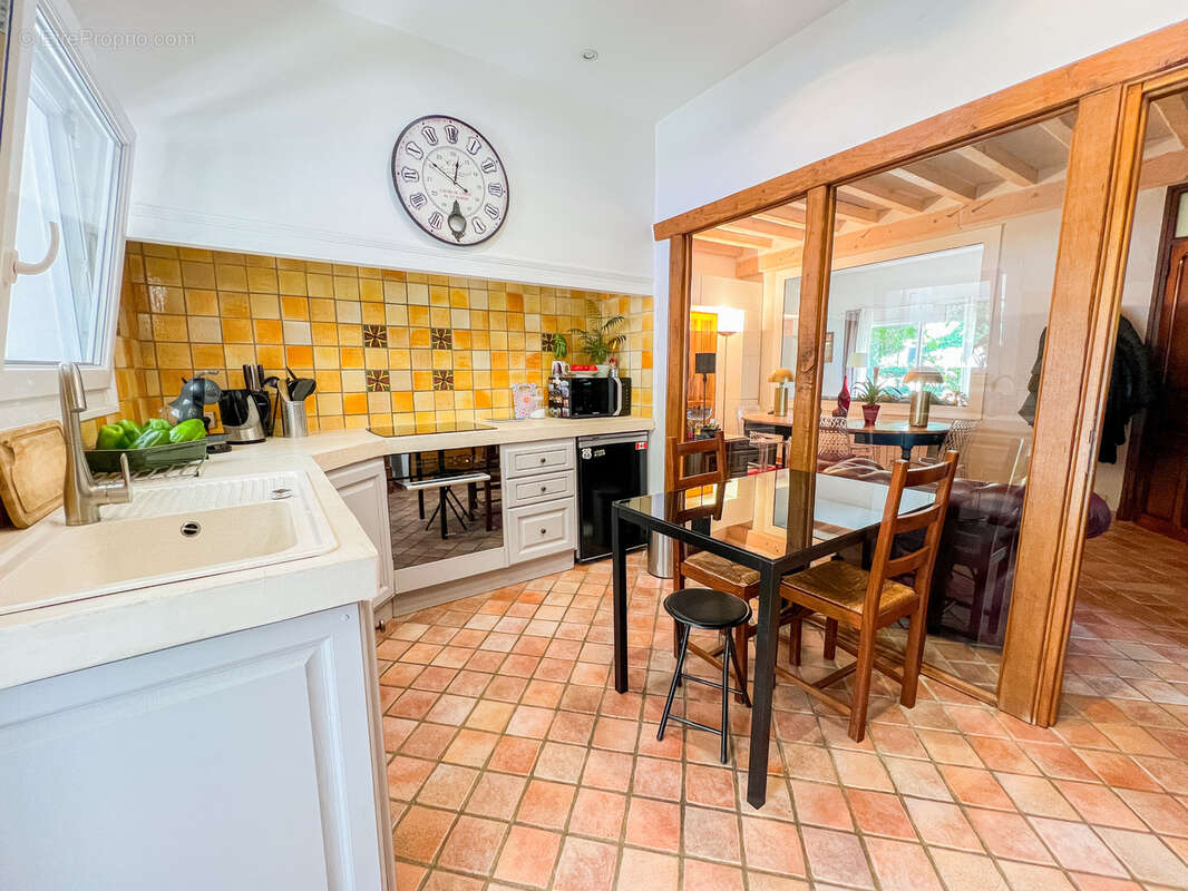 Maison à CHATEAUNEUF-LES-MARTIGUES