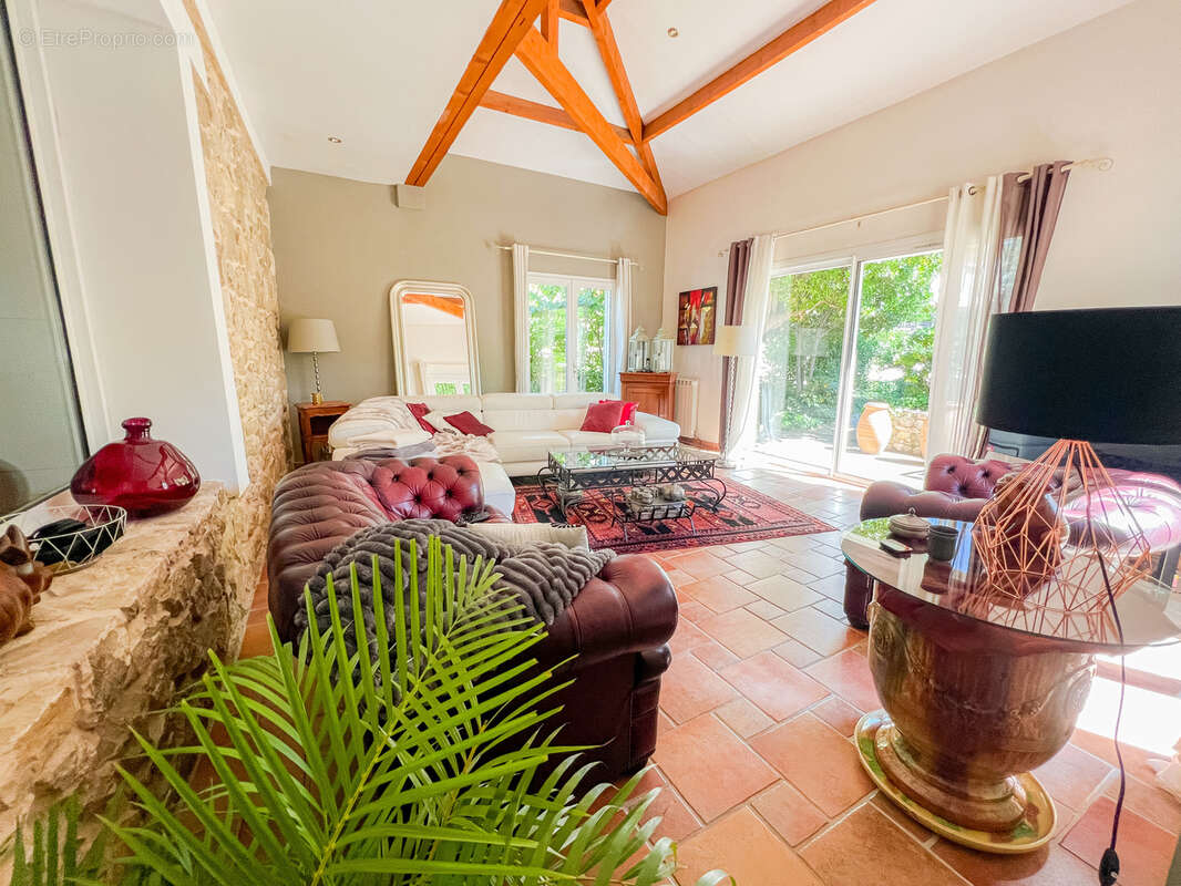 Maison à CHATEAUNEUF-LES-MARTIGUES