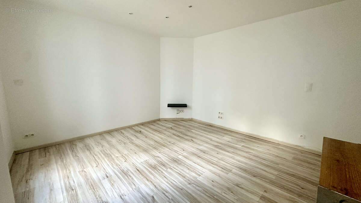 Appartement à PARIS-20E