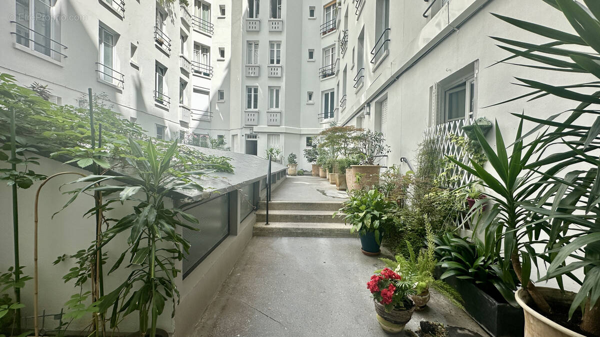 Appartement à PARIS-20E