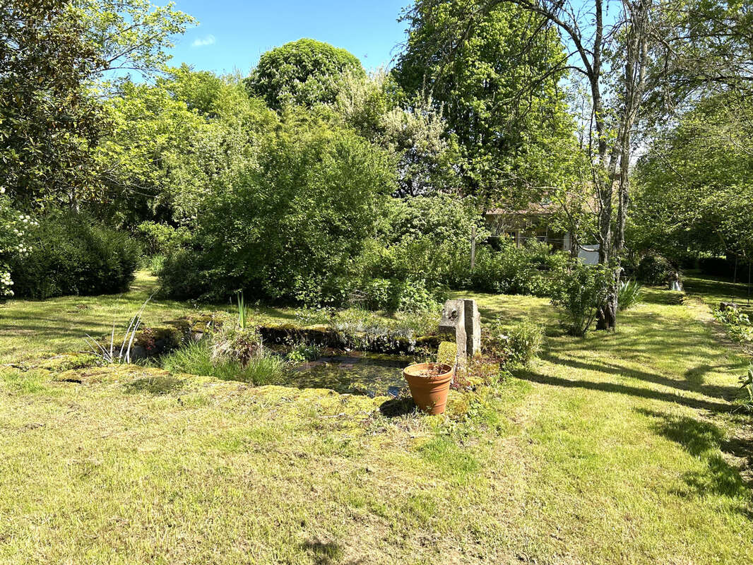 Maison à LURCY-LE-BOURG