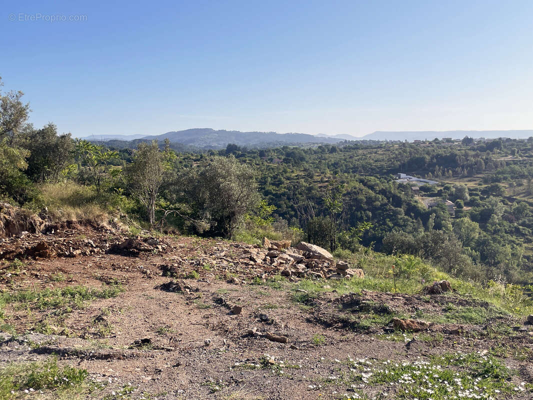 Terrain à LARGENTIERE