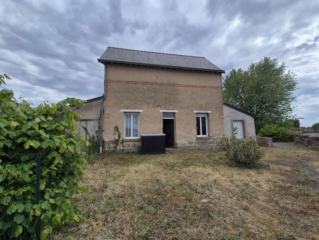 Maison à CHEMIRE-SUR-SARTHE