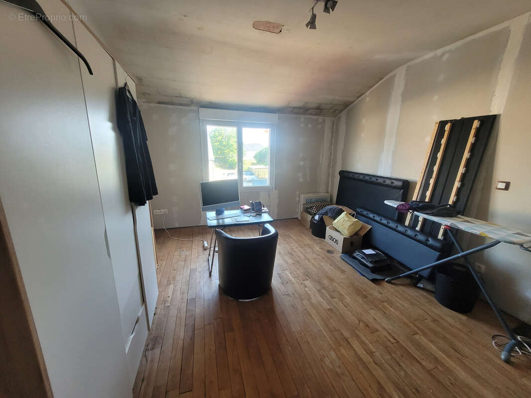 Maison à CHEMIRE-SUR-SARTHE